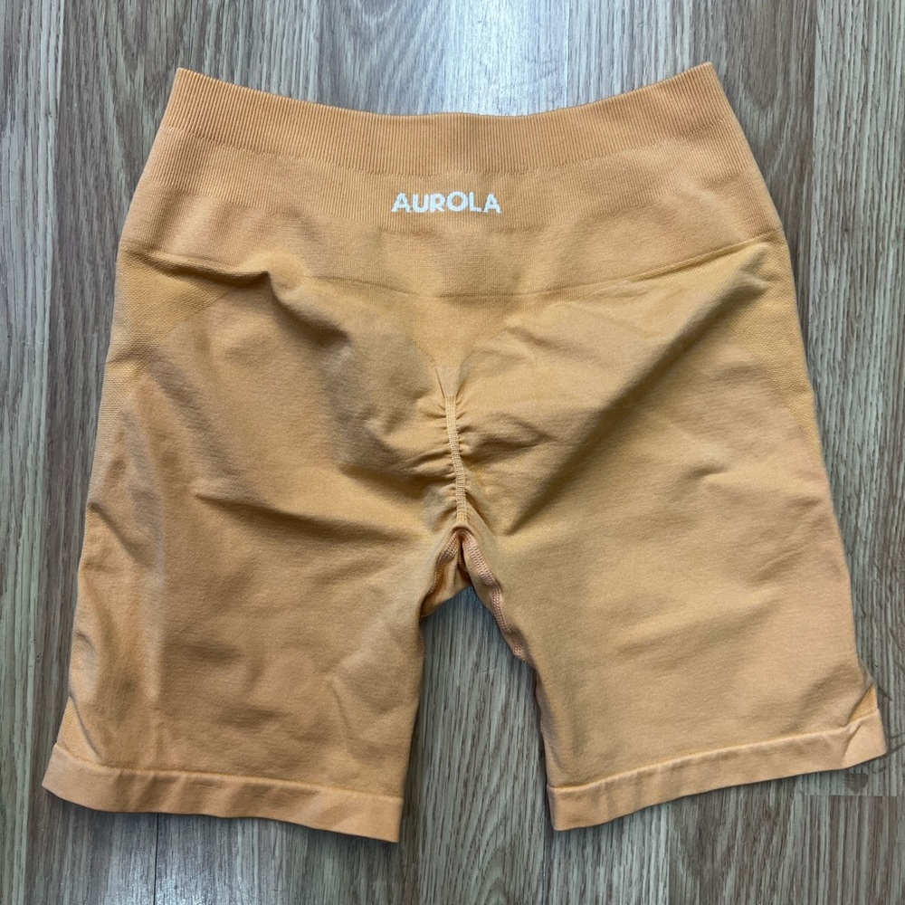 Aurola Shorts